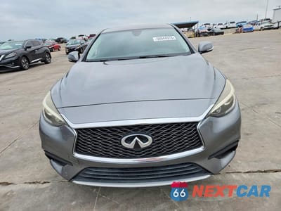 Piąte zdjęcie samochodu w środku: 2018 INFINITI QX30 LUXURY VIN:SJKCH5CPXJA053292 - miniatura