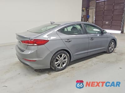 Trzecie zdjęcie samochodu z tyłu: 2017 HYUNDAI ELANTRA SE VIN:KMHD84LF6HU154441 - miniatura
