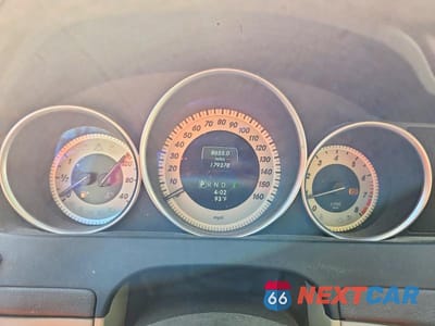 Zdjęcie 9 z 13 samochodu: 2014 MERCEDES-BENZ C 250 VIN:WDDGF4HB2ER308631 - miniatura