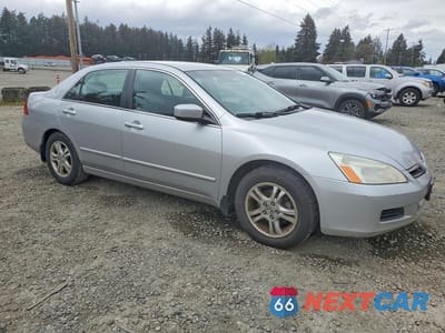 Czwarte zdjęcie samochodu z boku: 2006 HONDA ACCORD SE VIN:1HGCM56326A117664 - miniatura
