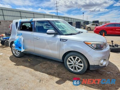 Czwarte zdjęcie samochodu z boku: 2018 KIA SOUL + VIN:KNDJP3A5XJ7509114 - miniatura