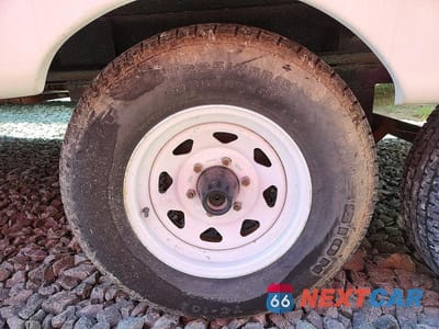 Zdjęcie 8 z 10 samochodu: 2009 KEYSTONE LAREDO CAMPER VIN:4YDT272209L600704 - miniatura