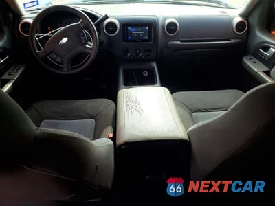 Zdjęcie 8 z 13 samochodu: 2003 FORD EXPEDITION XLT VIN:1FMRU15W63LB98838 - miniatura