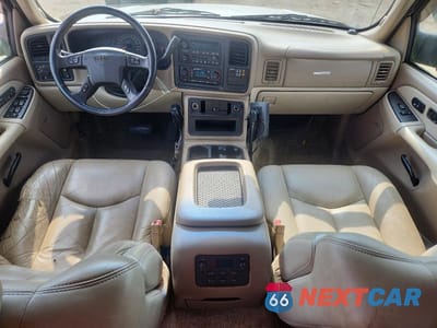 Zdjęcie 8 z 13 samochodu: 2003 GMC YUKON XL K2500 VIN:1GKGK26U83R302820 - miniatura