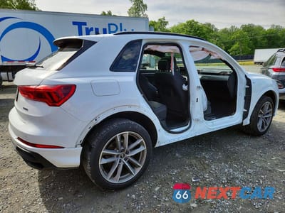 Trzecie zdjęcie samochodu z tyłu: 2025 AUDI Q3 PREMIUM S LINE 45 VIN:WA1DECF38S1012037 - miniatura