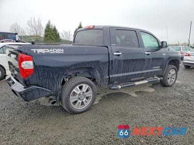 Trzecie zdjęcie samochodu z tyłu: 2018 TOYOTA TUNDRA LIMITED VIN:5TFHY5F18JX677962 - miniatura