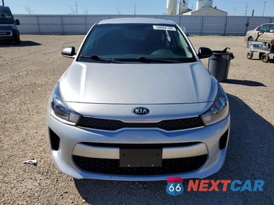 Piąte zdjęcie samochodu w środku: 2018 KIA RIO LX VIN:3KPA24AB2JE058805 - miniatura