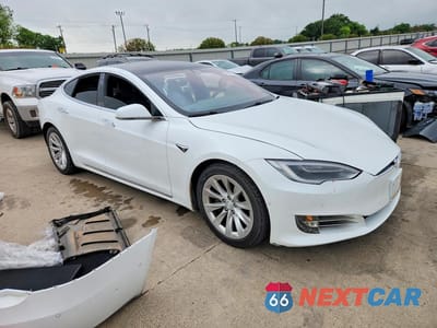 Czwarte zdjęcie samochodu z boku: 2018 TESLA MODEL S VIN:5YJSA1E29JF268778 - miniatura