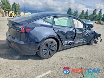 Trzecie zdjęcie samochodu z tyłu: 2024 TESLA MODEL 3 VIN:5YJ3E1EA5RF869231 - miniatura