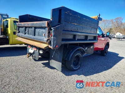 Trzecie zdjęcie samochodu z tyłu: 2006 FORD F350 SUPER DUTY VIN:1FDWF37P06EC02910 - miniatura