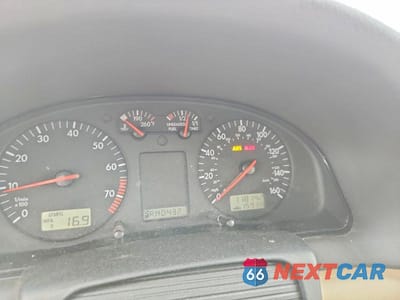 Zdjęcie 9 z 12 samochodu: 1999 VOLKSWAGEN PASSAT GLS VIN:WVWMA63BXXE520282 - miniatura