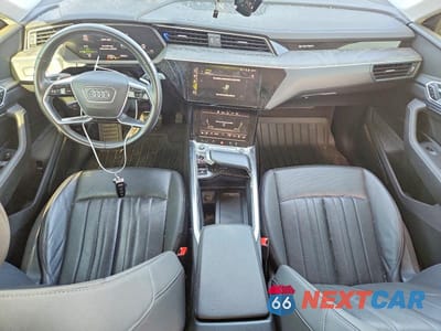 Zdjęcie 8 z 12 samochodu: 2021 AUDI E-TRON PREMIUM PLUS VIN:WA1LAAGE7MB038010 - miniatura