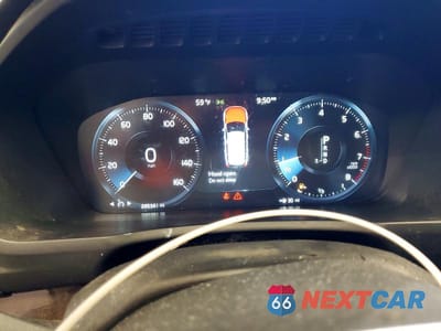 Zdjęcie 9 z 13 samochodu: 2016 VOLVO XC90 T6 VIN:YV4A22PK2G1080534 - miniatura