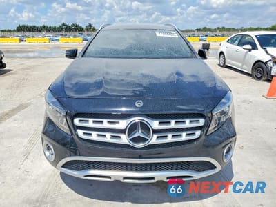 Piąte zdjęcie samochodu w środku: 2019 MERCEDES-BENZ GLA 250 VIN:WDCTG4EB0KU014481 - miniatura