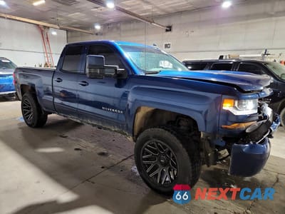 Czwarte zdjęcie samochodu z boku: 2019 CHEVROLET SILVERADO LD K1500 LT VIN:2GCVKPEC6K1230144 - miniatura