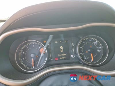 Zdjęcie 9 z 12 samochodu: 2018 JEEP CHEROKEE LATITUDE VIN:1C4PJLCB4JD544005 - miniatura
