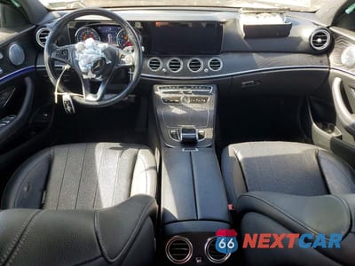 Zdjęcie 8 z 12 samochodu: 2018 MERCEDES-BENZ E 300 4MATIC VIN:WDDZF4KB8JA314282 - miniatura