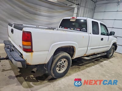 Trzecie zdjęcie samochodu z tyłu: 2003 GMC SIERRA K2500 HEAVY DUTY VIN:1GTHK29G13E205200 - miniatura