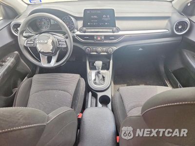 Zdjęcie 8 z 12 samochodu: 2024 KIA FORTE LXS VIN:3KPF24AD6RE768888 - miniatura