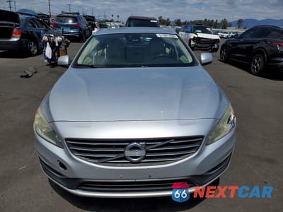 Piąte zdjęcie samochodu w środku: 2015 VOLVO V60 PREMIER VIN:YV140MEB9F1190669 - miniatura