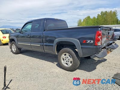 Drugie zdjęcie samochodu z przodu: 2005 CHEVROLET SILVERADO K1500 VIN:1GCEK19B25E222897 - miniatura
