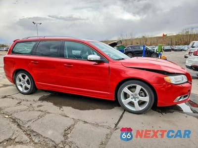 Czwarte zdjęcie samochodu z boku: 2010 VOLVO V70 3.2 VIN:YV1982BW5A1123618 - miniatura