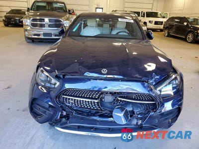 Piąte zdjęcie samochodu w środku: 2022 MERCEDES-BENZ E 350 4MATIC VIN:W1KZF8EB4NB028366 - miniatura