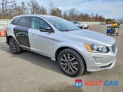 Czwarte zdjęcie samochodu z boku: 2017 VOLVO XC60 T6 DYNAMIC VIN:YV449MRR3H2212646 - miniatura