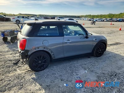 Trzecie zdjęcie samochodu z tyłu: 2017 MINI COOPER VIN:WMWXP5C3XH3C64138 - miniatura