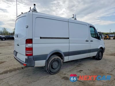 Trzecie zdjęcie samochodu z tyłu: 2017 MERCEDES BENZ SPRINTER 2500 DELIVERY VAN VIN:WD3PE7CD7HP511399 - miniatura