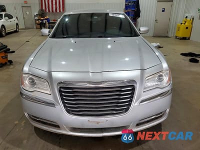 Piąte zdjęcie samochodu w środku: 2012 CHRYSLER 300 VIN:2C3CCAAG1CH251569 - miniatura
