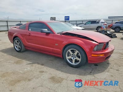 Czwarte zdjęcie samochodu z boku: 2005 FORD MUSTANG GT VIN:1ZVHT82H355250092 - miniatura