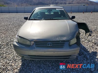 Piąte zdjęcie samochodu w środku: 1999 TOYOTA CAMRY LE VIN:4T1BG22K8XU481287 - miniatura