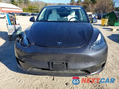 Piąte zdjęcie samochodu w środku: 2024 TESLA MODEL Y VIN:7SAYGDEE1RA308805 - miniatura