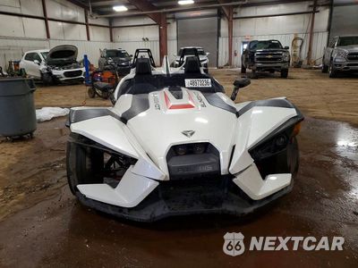 Piąte zdjęcie samochodu w środku: 2016 POLARIS SLINGSHOT SL VIN:57XAAPFA6G7113616 - miniatura