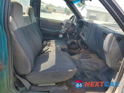 Zdjęcie 10 z 12 samochodu: 1995 CHEVROLET S TRUCK S10 VIN:1GCCS1445SK133869 - miniatura