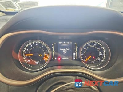 Zdjęcie 9 z 14 samochodu: 2015 JEEP CHEROKEE LATITUDE VIN:1C4PJMCS3FW565445 - miniatura