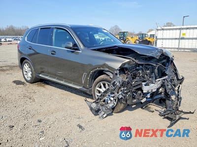 Czwarte zdjęcie samochodu z boku: 2020 BMW X5 XDRIVE40I VIN:5UXCR6C05L9B49801 - miniatura