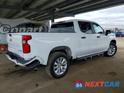 Trzecie zdjęcie samochodu z tyłu: 2021 CHEVROLET SILVERADO C1500 CUSTOM VIN:3GCPWBEK0MG264744 - miniatura