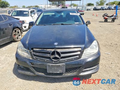 Piąte zdjęcie samochodu w środku: 2014 MERCEDES-BENZ C 250 VIN:WDDGF4HB2ER316938 - miniatura