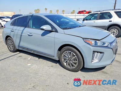 Czwarte zdjęcie samochodu z boku: 2021 HYUNDAI IONIQ ELECTRIC SE VIN:KMHC75LJ3MU081998 - miniatura