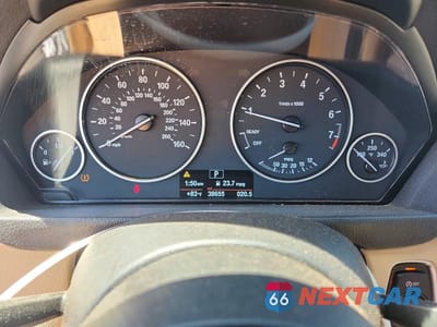 Zdjęcie 9 z 12 samochodu: 2016 BMW 320 I VIN:WBA8E1G53GNT34691 - miniatura