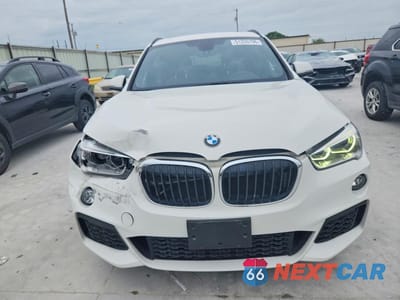Piąte zdjęcie samochodu w środku: 2018 BMW X1 SDRIVE28I VIN:WBXHU7C32J5H42660 - miniatura