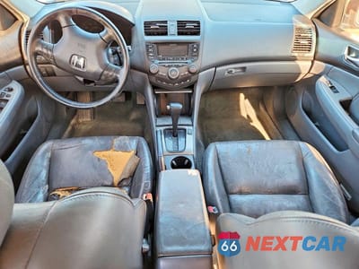 Zdjęcie 8 z 12 samochodu: 2004 HONDA ACCORD EX VIN:1HGCM66584A089020 - miniatura