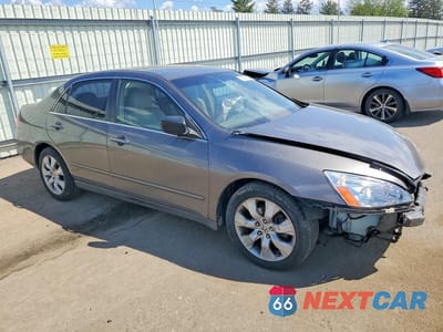 Czwarte zdjęcie samochodu z boku: 2006 HONDA ACCORD EX VIN:1HGCM66886A067175 - miniatura