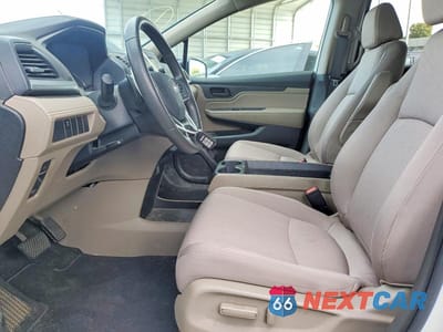 Zdjęcie 7 z 13 samochodu: 2019 HONDA ODYSSEY LX VIN:5FNRL6H25KB048458 - miniatura