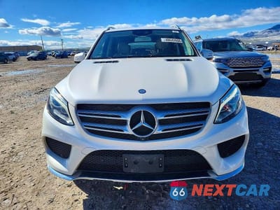 Piąte zdjęcie samochodu w środku: 2016 MERCEDES-BENZ GLE 400 4MATIC VIN:4JGDA5GB3GA729807 - miniatura