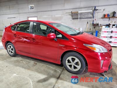 Czwarte zdjęcie samochodu z boku: 2015 TOYOTA PRIUS THREE VIN:JTDKN3DU4F0418384 - miniatura