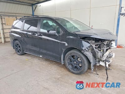 Czwarte zdjęcie samochodu z boku: 2025 TOYOTA SIENNA WOODLAND EDITION VIN:5TDCSKFC3SS175878 - miniatura