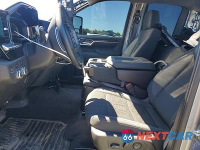 Zdjęcie 7 z 12 samochodu: 2025 GMC SIERRA K2500 SLE VIN:1GT5UMEYXSF201677 - miniatura
